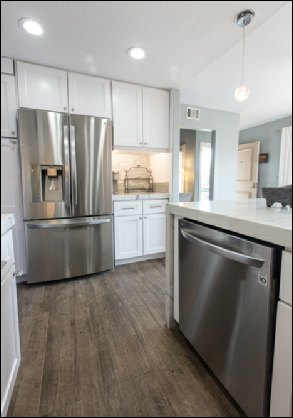 Real Estate Photo of interior stainless steel gourmet kitchen (ChrisRyanPIX)
