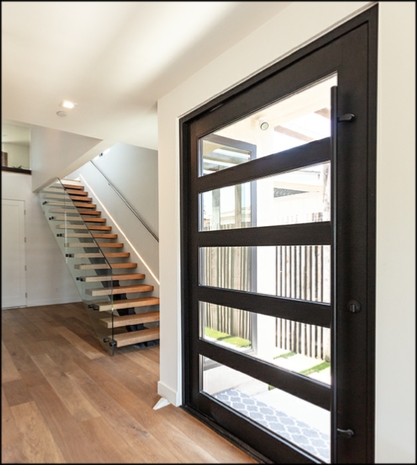 Front Entry Real Estate Photo (ChrisRyanPIX)