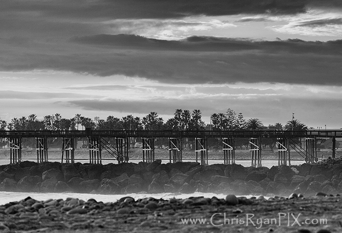 Ventura_Pier_Shoreline(BW)